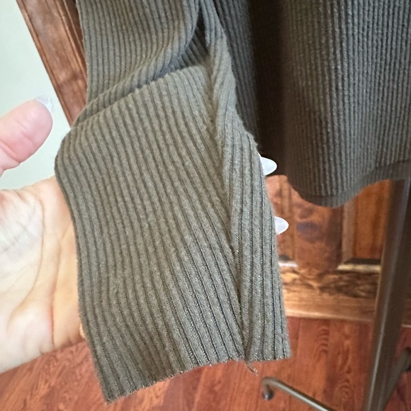 NATION LTD Long Sleeve, Poof Shoulder, Ribbed Top Size Small, Brown - Picture 4 of 5